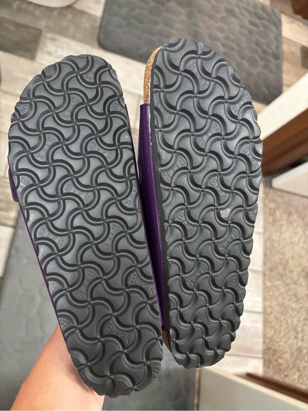 NWT Birkenstock Arizona Patent Leather Sandals in Purple - Picture 2 of 2